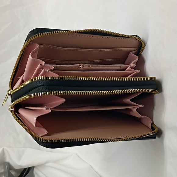 Hello Kitty Wallet - Picture 6 of 7